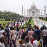 Mausoleum und Liebeserklärung aus Stein: das "Taj Mahal" in Agra auf einem Foto vom Juni 2023