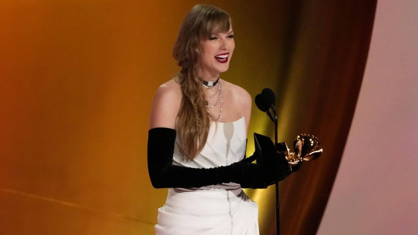Taylor Swift auf der Grammy-Bühne mit Preis