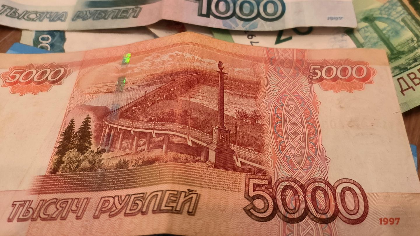 Rubel-Scheine, die Währung in Russland