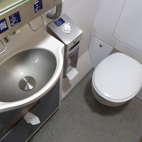 Ein Bahnfahrer beklagte sich wegen des Zustands einer Zugtoilette