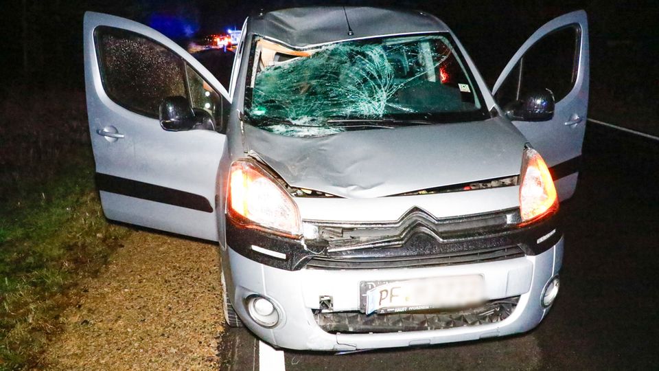 Bild des zerstörten Kleinwagens