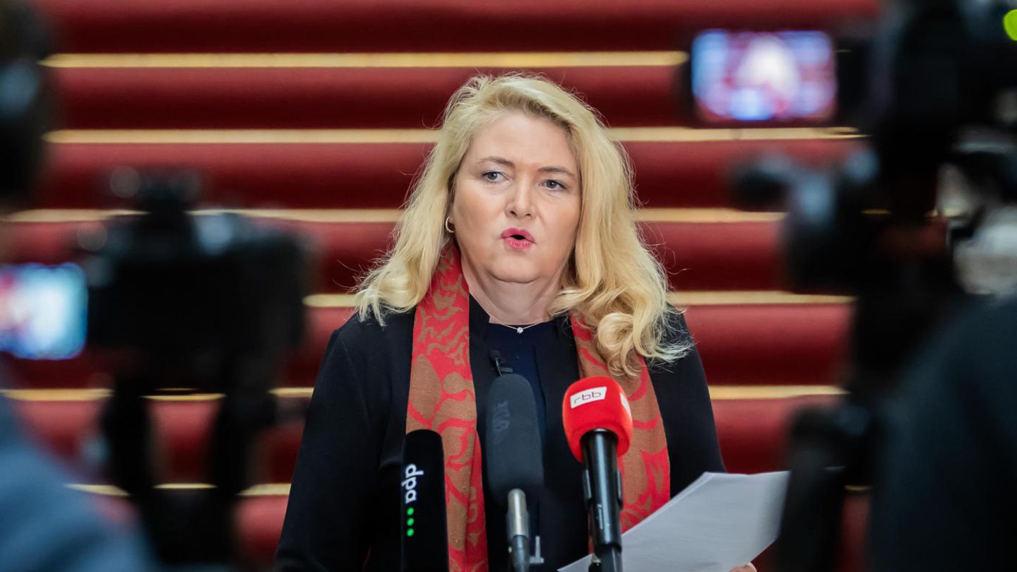 Berliner AfD-Fraktionsvorsitzende im Berliner Abgeordneten Haus Kristin Brinker sieht ihre Partei ausgegrenzt