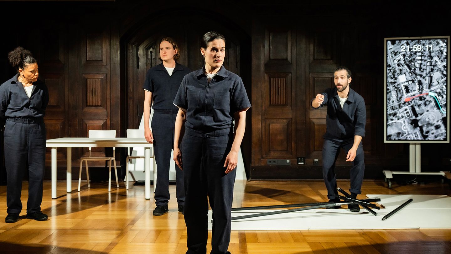 Agnes Lampkin, Tim Weckenbrock, Regina Leenders, Alaaeldin Dyab in  And Now Hanau