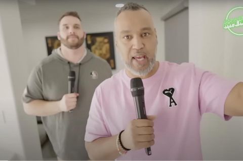 Kommt mal kurz mit, Leute: Patrick "Coach" Esume und Björn Werner führen durch das Hype House in Las Vegas. Zum zweiten Mal wurde das Format über Twitch gestreamt.