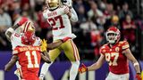 In der ersten beiden Vierteln ging für die Kansas City Chiefs wenig, die 49ers wirkten wacher, aggressiver, brachten sich allerdings immer wieder mit unnötigen Strafen selbst in Bedrängnis. Trotzdem ging es mit einer 10:3-Führung in die Halbzeit.