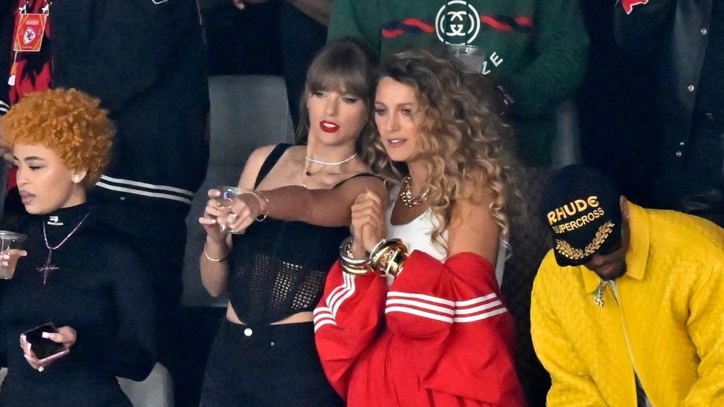 Taylor Swift at the Super Bowl: She steals the show