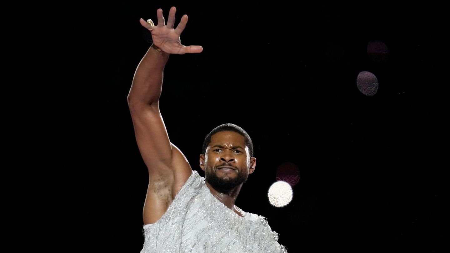 Usher at the Super Bowl: How much does he earn from his appearance?