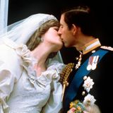 Hochzeitskuss zwischen Prinz Charles und Lady Di