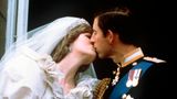 Hochzeitskuss zwischen Prinz Charles und Lady Di