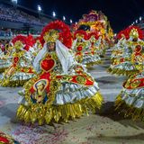Ein Auftritt einer Sambaschule bei den Umzügen