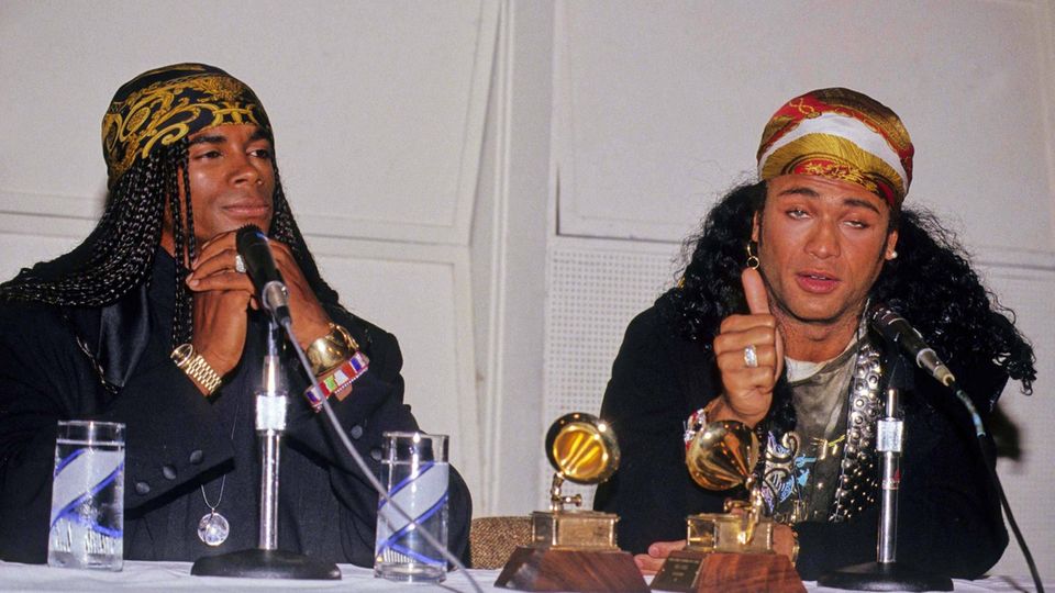 Milli Vanilli bei einer Pressekonferenz in Los Angeles