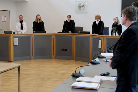 Prozessbeginn am Landgericht Brandenburg gegen einen Teenager, der den sechsjährigen Joel erstochen haben soll