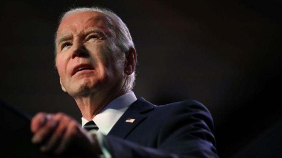 Biden Ruft US-Repräsentantenhaus Zur Zustimmung Zu Ukraine-Hilfen Auf ...