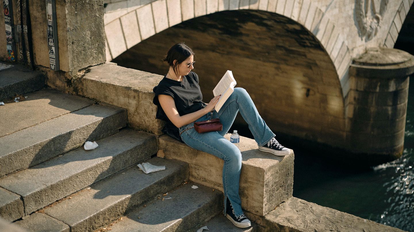 France: Why a small village decided to ban smartphones