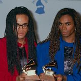 Im Februar gewinnt Milli Vanilli den begehrten Musikpreis Grammy in der Kategorie "Beste Nachwuchskünstler"