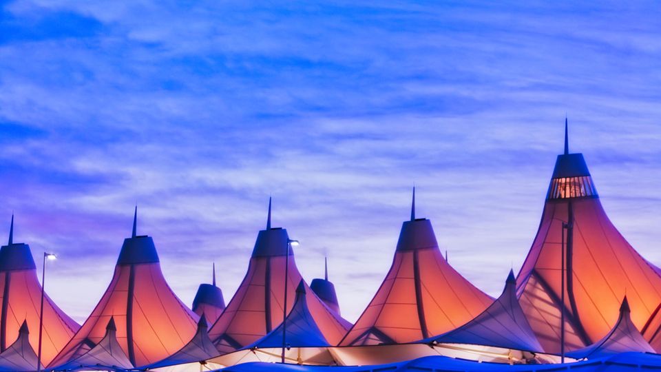 Verschwörungstheorien um den Flughafen Denver