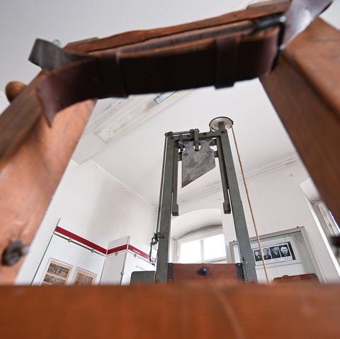 Todesstrafe für Richard Schuh mit Guillotine