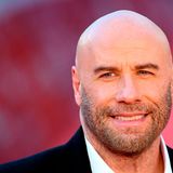 An seinem 70. Geburtstag kann Travolta - mittlerweile mit kahlem Kopf - auf ein beruflich erfolgreiches Leben zurückblicken. Privat musste der Schauspieler einige Schicksalsschläge verkraften: 2009 verschied sein ältester Sohn Jett an den Folgen eines Krampfanfalls. Und 2020 starb seine Frau Kelly Preston mit 57 Jahren an Brustkrebs - nach 29 gemeinsamen Ehejahren. Seit 1975 ist er das neben Tom Cruise prominenteste Mitglied der in Deutschland vom Verfassungsschutz beobachteten Sekte Scientology.