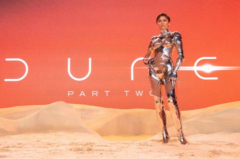 Zendaya in einer Roboteranzug bei der Premiere von "Dune: Part Two"