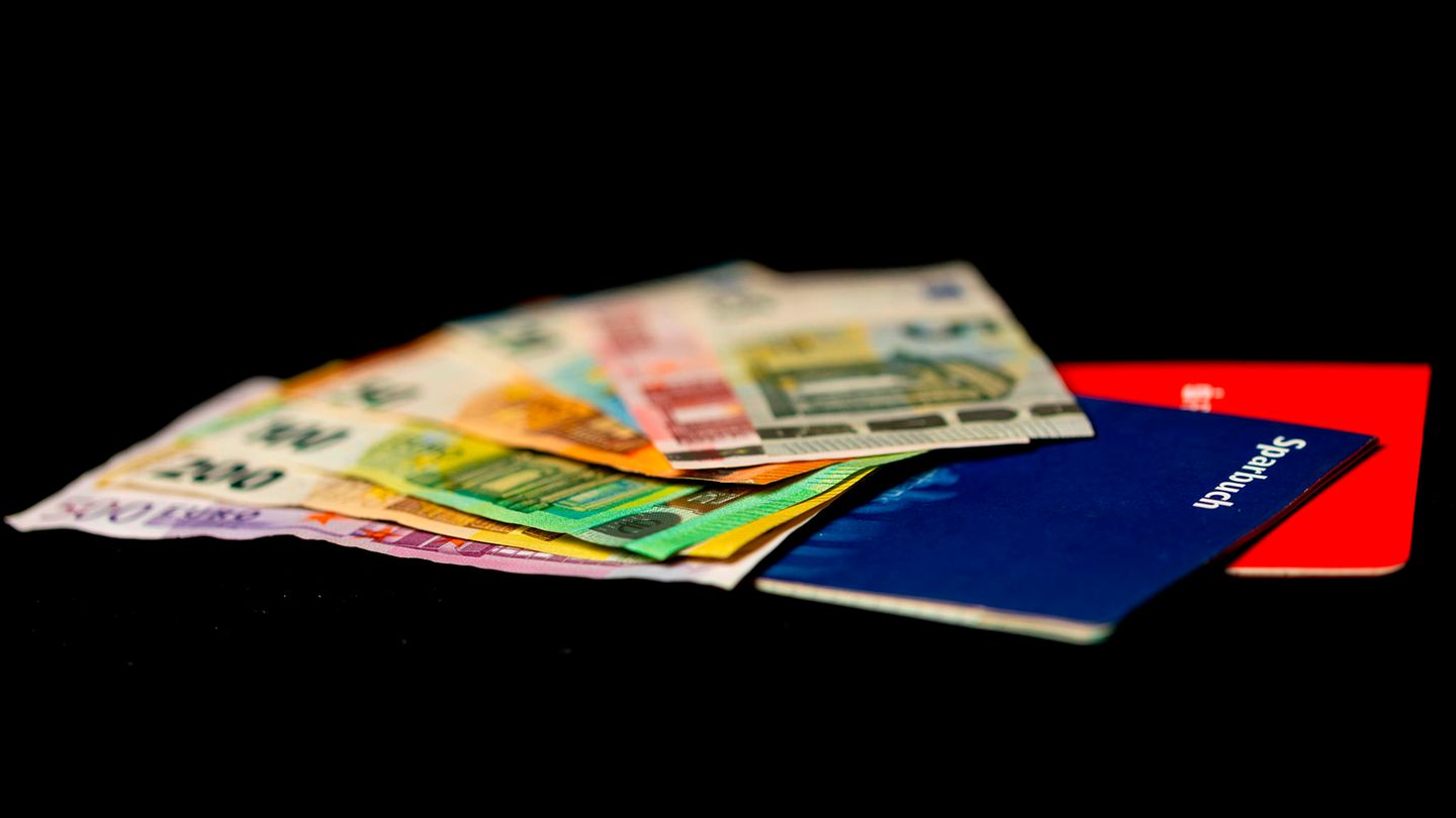 Bei einem Schneeballsystem gaukeln die Initiatoren hohe Gewinnmöglichkeiten bei wenig Aufwand vor (Symbolbild)