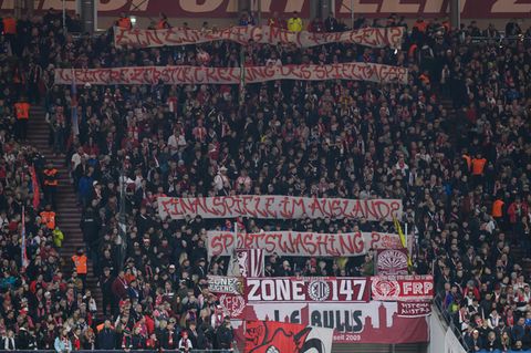 Fanblock von RB Leipzig während des Bundesligaspiels gegen Borussia Mönchengladbach