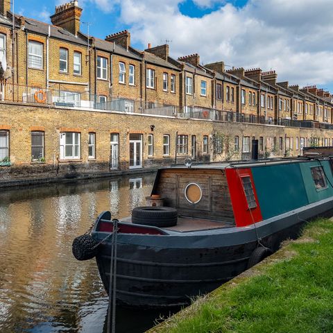 Ein Hausboot in London