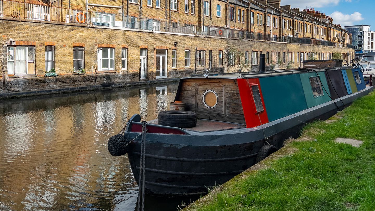 Ein Hausboot in London