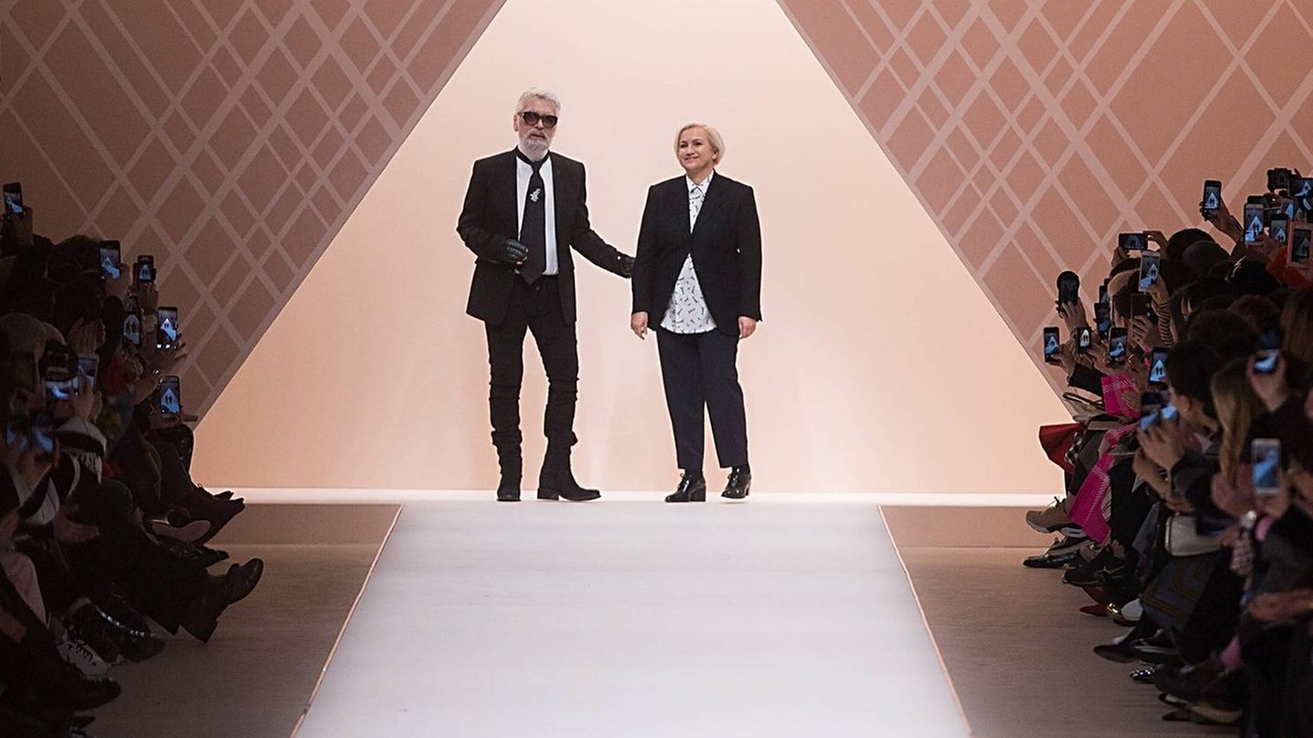 Karl Lagerfeld (li.) und Silvia Venturini Fendi auf dem Laufsteg
