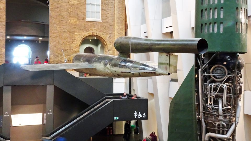 Supertele im Zweiten Weltkrieg: Ein Exemplar einer V1 im Imperial War Museum in London. Ein Exemplar einer V1 im Imperial War Museum in London.