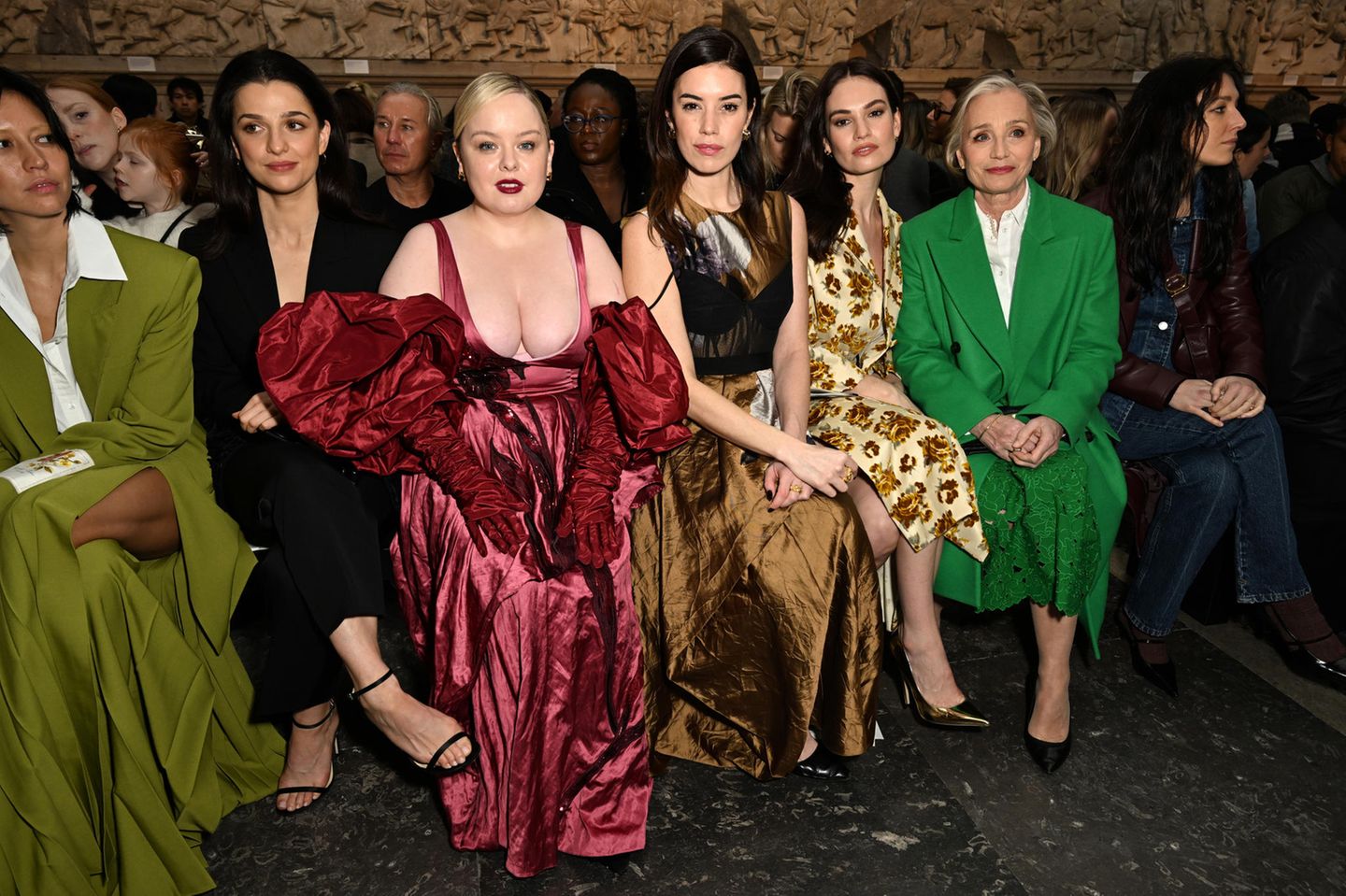 Marisa Abela, Nicola Coughlan, Gala Gordon, Lily James und Kristin Scott Thomas Marisa Abela, Nicola Coughlan, Gala Gordon, Lily James and Kristin Scott Thomas