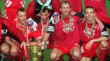 Im selben Jahr gelingt ihm mit den Lauterern das Kunststück, den DFB-Pokal zu gewinnen und gleichzeitig in die 2. Liga abzusteigen