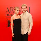 Caro Daur and Jannik Schümann