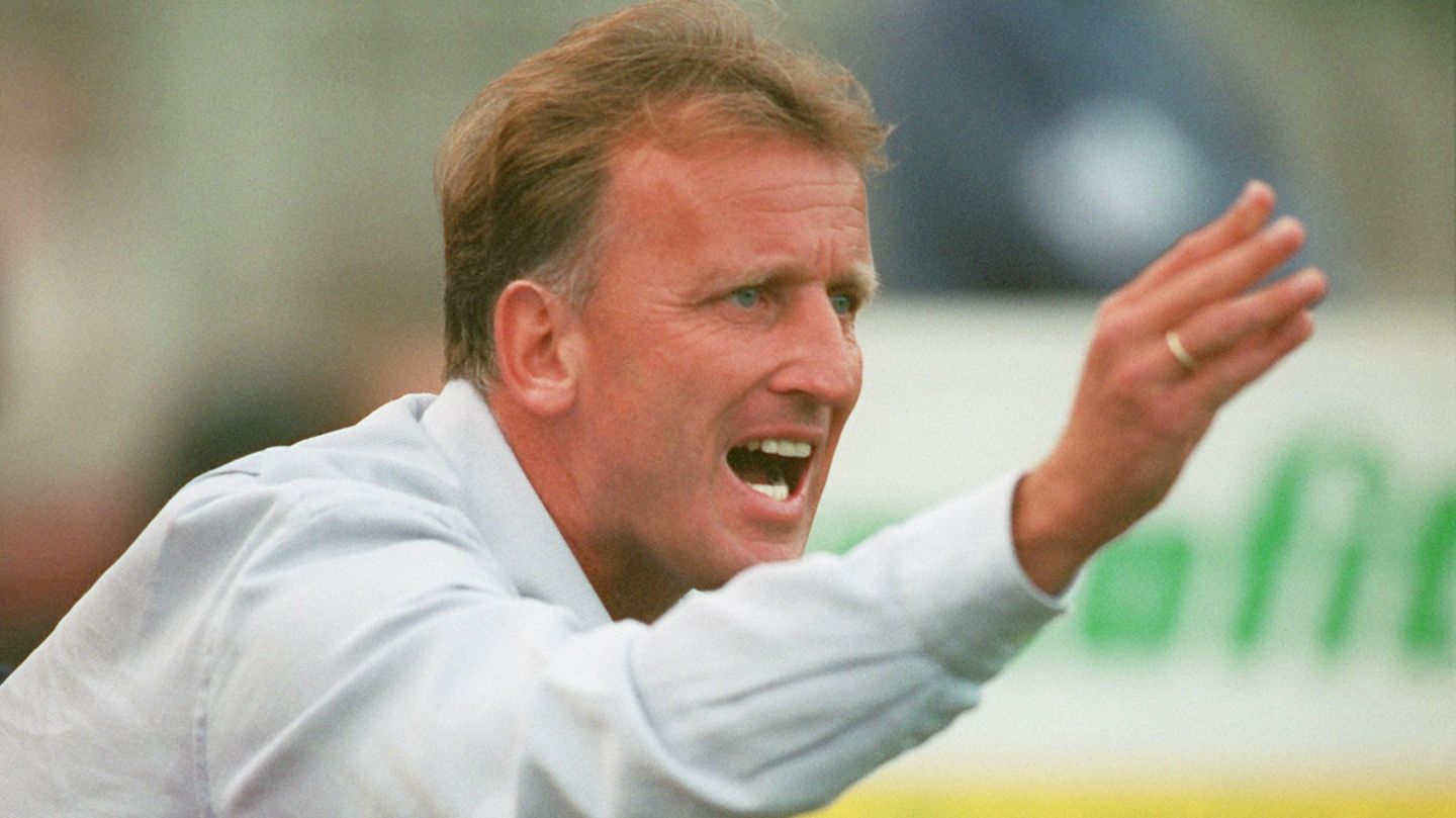 Nach seiner aktiven Karriere übernimmt Brehme 2000 den Trainerjob bei seinem Herzensklub FCK. Nach zwei Jahren wird er entlassen, weil die Mannschaft zwei Mal hintereinander die Qualifikation für den internationalen Wettbewerb verpasst. 