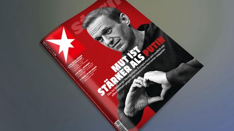 Alexej Nawalny formt seine Hände zu einem Herz – das Cover des stern 09/24