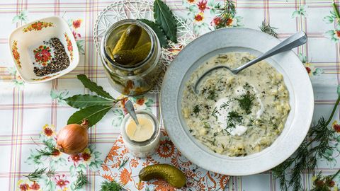 Polnische Gurkensuppe Ogórkowa