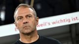 Der Ex-Bundestrainer hat den FC Bayern im Corona-Jahr 2020 zum letzten Triple geführt. Ein Jahr später beendete er sein Engagement an der Säbener Straße, weil er offenbar mit dem damaligen Sportvorstand Hasan Salihamidzic nicht zurechtkam. Salihamidzic ist inzwischen weg. Der Weg wäre frei. Flick war immerhin derjenige, der den Verein zum größten Erfolg seiner Geschichte führte, dem Triple 2020. Aber aufgewärmte Liebesbeziehungen sind stets eine riskante Angelegenheit.