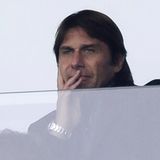Der Italiener als Nachfolger von Tuchel, mit dem er sich einst in der Premier League an der Seitenlinie heftig zoffte? Das hätte was. Erfolge hat der Coach mit Meisterschaften bei Juventus, Inter und Chelsea vorzuweisen. Seine letzte Station bei Tottenham Hotspur endete aber weniger ruhmreich. Harry Kane könnte den Bayern-Bossen berichten.