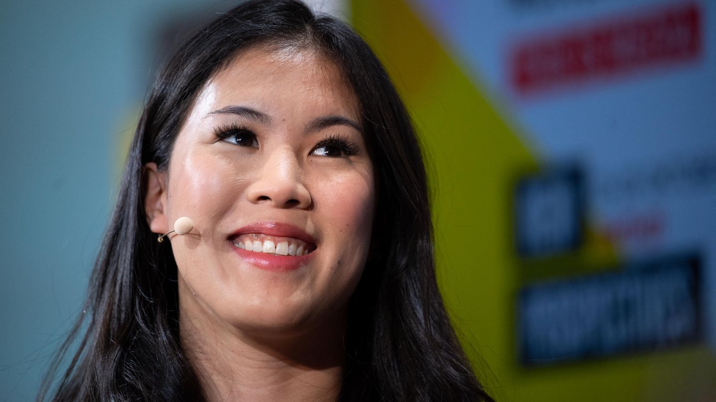 ZDF-Moderatorin: Mai Thi Nguyen-Kim ist Chemikerin und Wissenschaftsjournalistin. Sie moderiert die Sendung "MaiThinkX" im ZDF. Mai Thi Nguyen-Kim ist Chemikerin und Wissenschaftsjournalistin. Sie moderiert die Sendung "MaiThinkX" im ZDF.