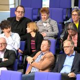 Nehmen sich auch gerne frei: 9,9 Prozent der Linken-Abgeordneten haben bei Bundestagssitzungen gefehlt. Der Wert gilt für die Zeit, als die Linken noch Fraktionsstärke besaßen. Nach dem Austritt von Sahra Wagenknecht und ihren Gefolgsleuten aus der Fraktion im Dezember 2023 hat die Linke nur noch Gruppen-Status (Gruppe Die Linke). Das entspricht einer absoluten Zahl von 535 Fehltagen.         