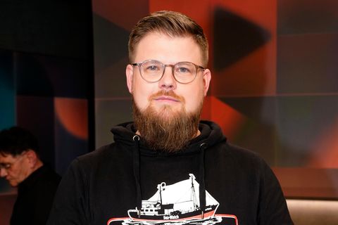 Thomas Kessen, 35, ist Sprecher von "Unsere Kurve", einem Verein, in dem sich Fanorganisationen zusammengeschlossen haben. "Unsere Kurve" repräsentiert mehr als 300.000 Fußballfans in Deutschland. 