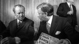 Helmut Schmidt und Willy Brand SPD Parteirats Sitzung