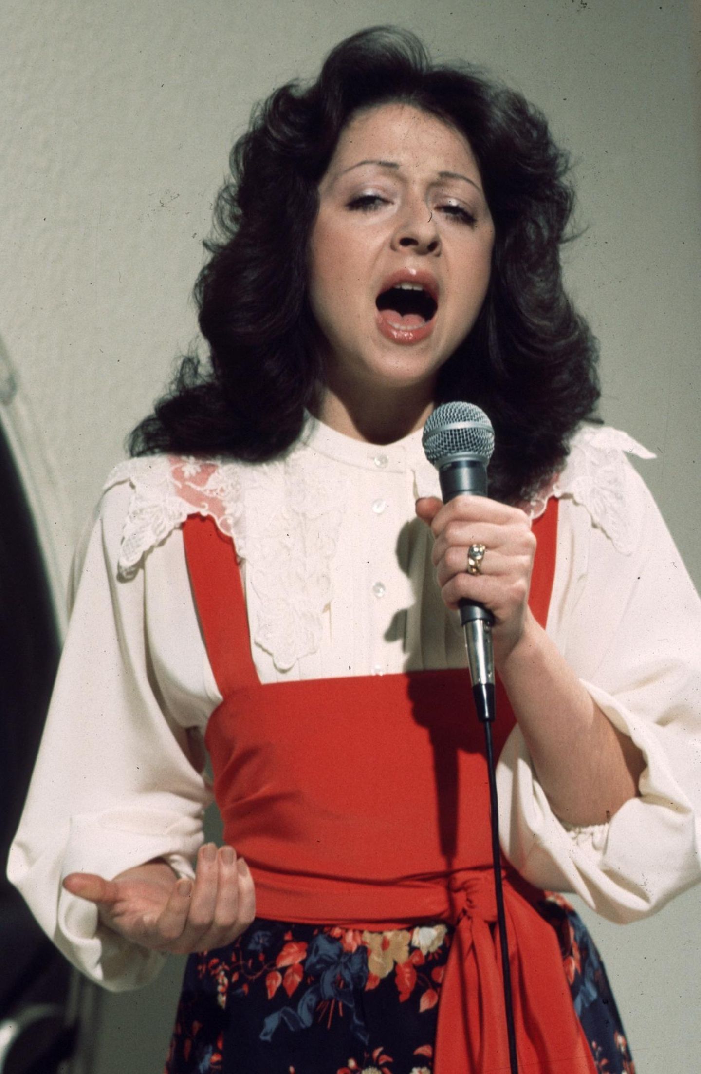 Vicky Leandros singt