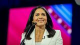 Die ehemalige Abgeordnete aus Hawaii bewarb sich 2020 um die Präsidentschaft – allerdings für die Demokraten. Später unterstützte sie Joe Biden. Inzwischen hat die heute 42-Jährige eine neue politische Heimat gefunden.   Ihre Ex-Partei sei "unter der vollständigen Kontrolle einer elitären Kabale von Kriegstreibern, die von feiger Wehleidigkeit getrieben wird" und Rassismus gegen Weiße schüre, begründete sie ihre Abkehr damals und empfahl sich rhetorisch direkt für die Gegenseite. Ihr Image als "geläuterte Linke" ist für Trump sicherlich reizvoll. 