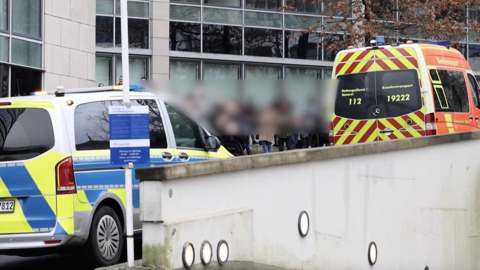 Jugendlicher attackiert Mitschüler mit Messer