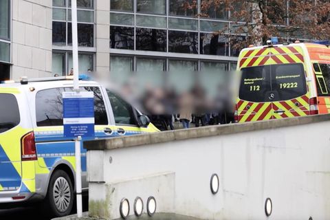 Jugendlicher attackiert Mitschüler mit Messer