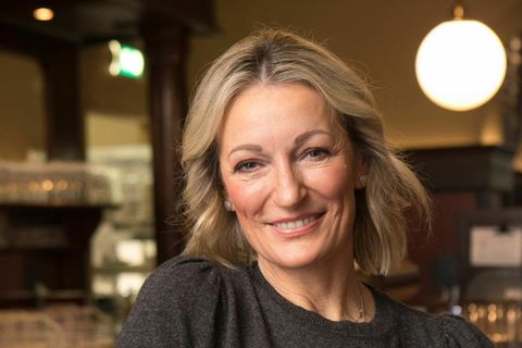Einstweilige Verfügung abgelehnt: Sieg vor dem Landgericht Hamburg. Monika Gruber darf den vollen Namen einer Bloggerin weiter verbreiten. Das Gericht sieht darin erlaubte Satire und Zuspitzung.