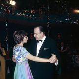 Uschi Glas tanzt mit Hans-Dietrich Genscher