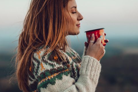 Kaffee sorgt für Antrieb in müden Stunden.