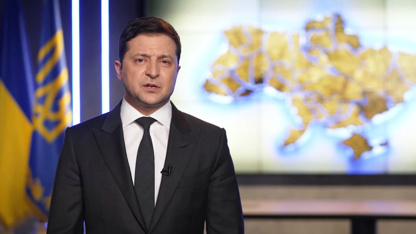 24. Februar 2022: Selenskyj ruft das Kriegsrecht aus