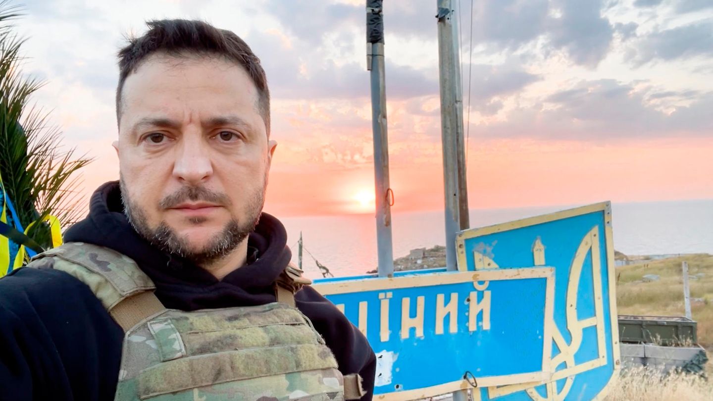 Two Years of the Ukraine War: A Chronicle in Pictures